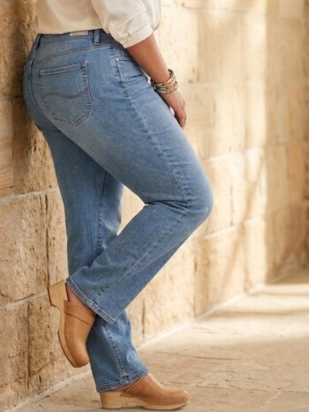 Lee Relaxed Fit Straight Leg Jeans - Size 18 Long - NWT